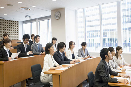 九思軟件完善的培訓(xùn)制度，給員工充分學(xué)習(xí)的機會